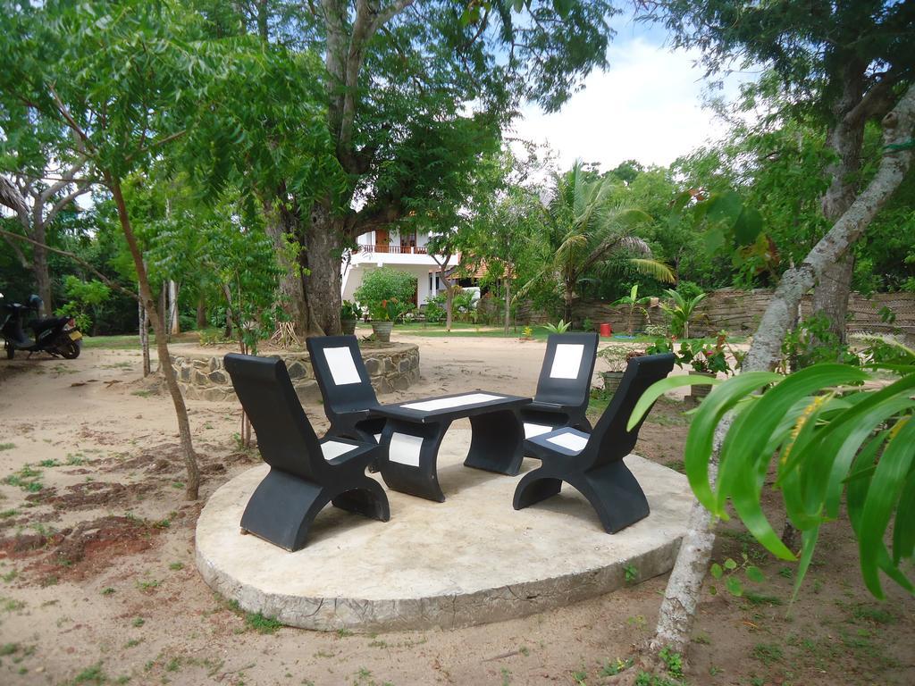 Rock Pool Residence Tangalle Exterior photo